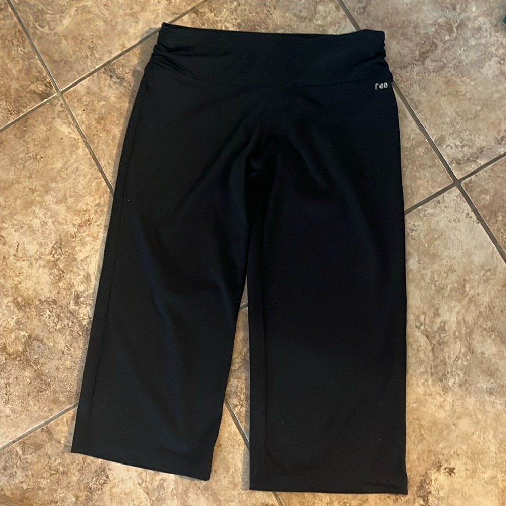 Small Spandex black crop leggings